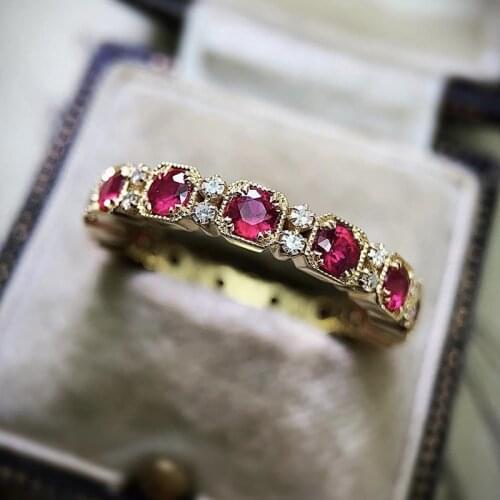 Huitan Fancy Rose Red CZ Rings Women Gold Plated Fashion Accessories for Party Daily Wearable Ladys Statement Jewelry Wholesale