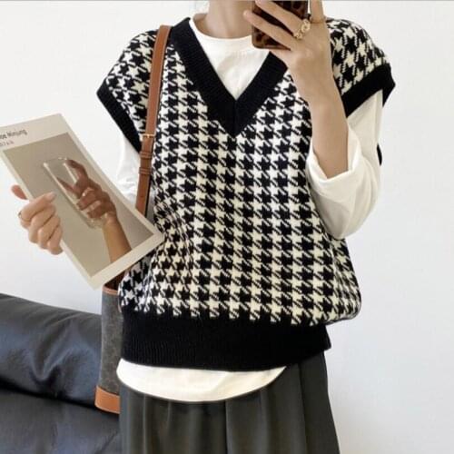 Women 2021 Fashion Houndstooth Loose Knitted Vest Sweater V Neck Sleeveless Pullover Female Waistcoat Chic Tops w662