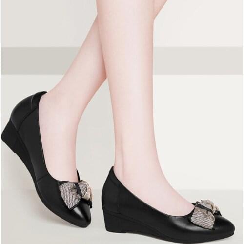 2020Spring Autumn Womens fashion Pumps shoes woman genuine leather wedge single casual shoes mother high heels shoes Shallow