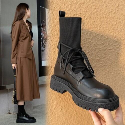 2021 Fashin Women Shoes Genuine Leather Platform Fall Shoes Women 2021 Winter Boots Women Round Toe Low Thick Heel Women Boots