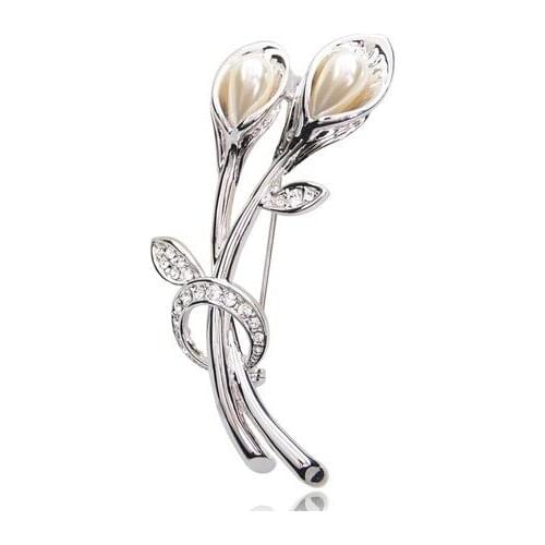 Classic Bridal Flower Brooch with Ceam Pearl and Crystals Wedding Bridal Accessory