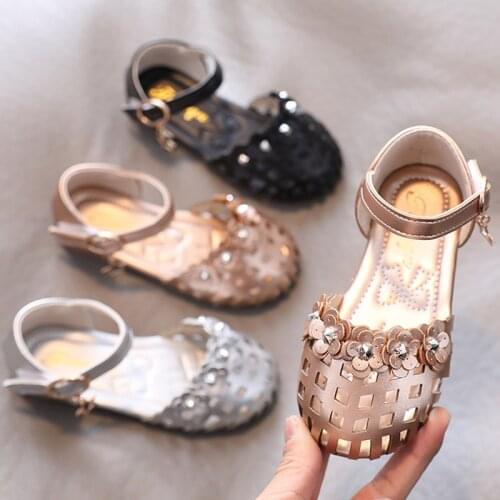 Girls Shoes 2021 Summer Cover Toe Ankle Strap Hollow Outs Girls Sandals Baby Kids Crystal Flower Princess Shoe Toddlers Children