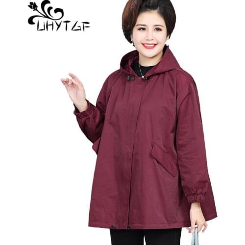 UHYTGF Elegant Mother 4XL Oversized Trench Coat Fashion Hooded Spring Autumn Tops Outerwear Korean Women Short Windbreaker 1498
