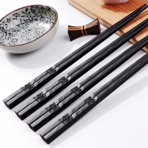 2021 New 1 Pair 4Styles Japanese Chopsticks Alloy Non-Slip Sushi Food Sticks Chop Sticks Chinese Gift Reusable Chopsticks