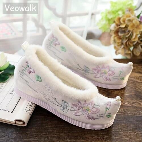 Veowalk Winter Women Warm Furry Lining Cotton Inner Platform Shoes Chinese Style Ladies Casual Embroidered Comfortable Shoes