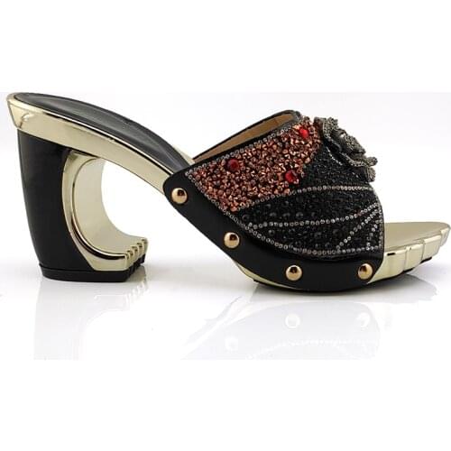 New Arrival Italian Women Wedding Pumps Decorated with Rhinestone Slip on Shoes for Women Nigerian Shoes Luxury Sandals Women