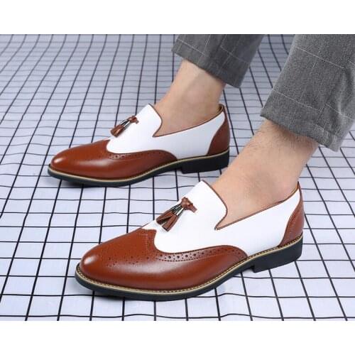 British fashion Men Tassel brogues gentleman shoes oxford Formal Male Wedding prom Homecoming Shoes Sapato Social Masculino