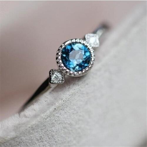 European And American Style Blue Crystal Women Ring Elegant Lady Silver Color Ring Fashion Female Jewelry