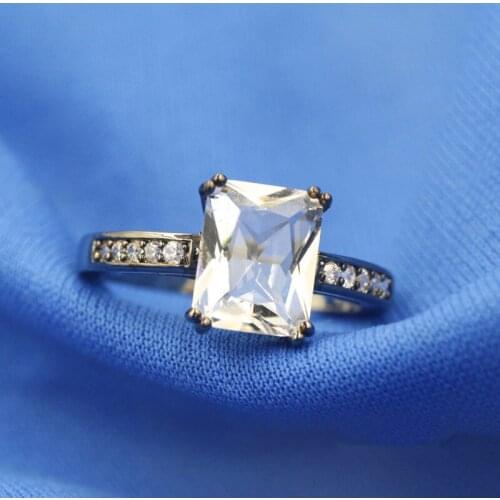 Black Gold Plated Color Retention Jewelry Women Top Quality Square Cubic Zirconia Red Crystal Rings Engagement / Wedding Ring