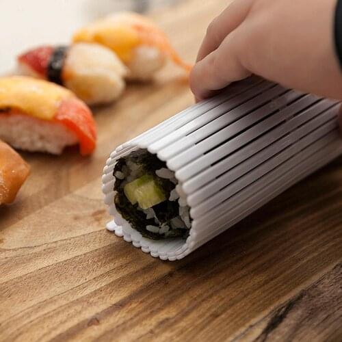DIY Japanese-style Portable Kitchen Sushi Roller Maker Seaweed Nori Sushi Curtain Mold Tool Sushi Roller Shutter Sushi Mat