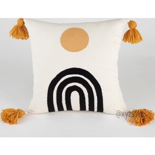 Püsküllü Geometrik Desenli Yastık Kılıfı 40x40cm