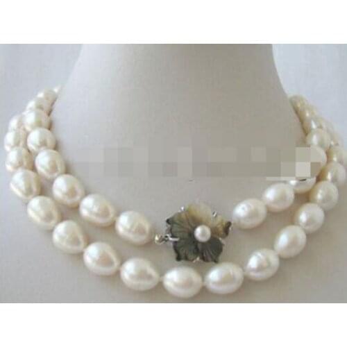 P2915 - 32" 9-10mm natural white baroque freshwater pearl necklace - shell clasp
