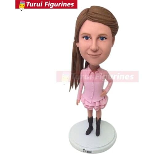 Cute Sisters Fully Customer Design Bobble Head Clay Figurines Based on Customers' Photos Using As Wedding or Birthday Cake Toppe
