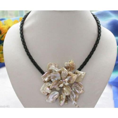 Hot sale new Style >>>>>Fashion Jewelry Mother Of Pearl Shell Flower Pendant Necklace 18" Long - Beige