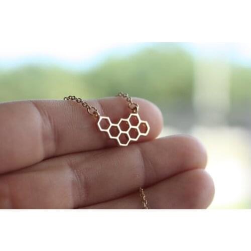 10PCS Honey Comb Bee Hive Necklace Cute Beehive Honeycomb Necklaces Minimalist Geometric Line Open Hexagon Chain Necklaces