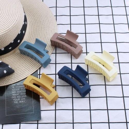 Solid Color Big Hair Claws Elegant Frosted Plastic Hair Clips Hairpins Headwear for Women Girls Hair Accessories SY01