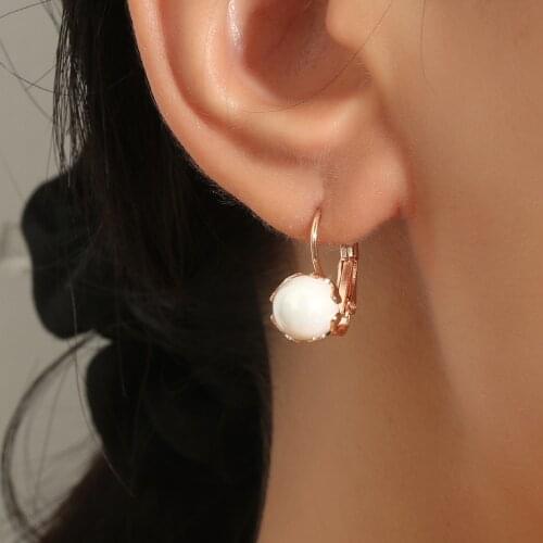 Pearl Earrings Specially Designed for Women Gold Color Earrings Inlaid with Pearl Sweet Accessories for Girlfriend Surprise Gift