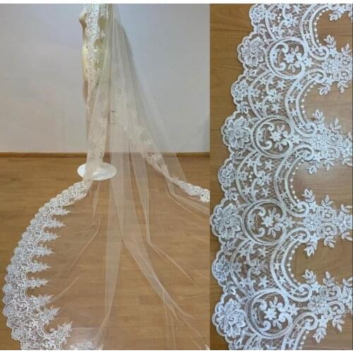 2020 Designed Wedding Veils Cathedral Length Lace Appliqued Edge Bridal Veils One Layer Bridal Veil With Free Comb