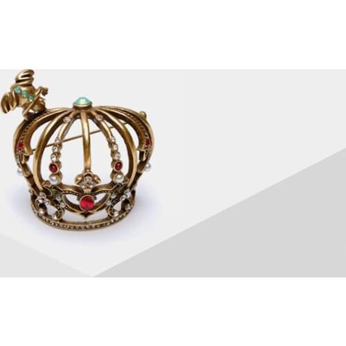Amorita boutique design frog crown Brooches