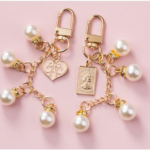 Creative Retro Queen Pearl Key Chain Charms Kawaii Accessories Pendant Couple Gift Phone Charm Car Keychain Original Design