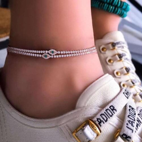 Jewdy Bracelets On The Leg