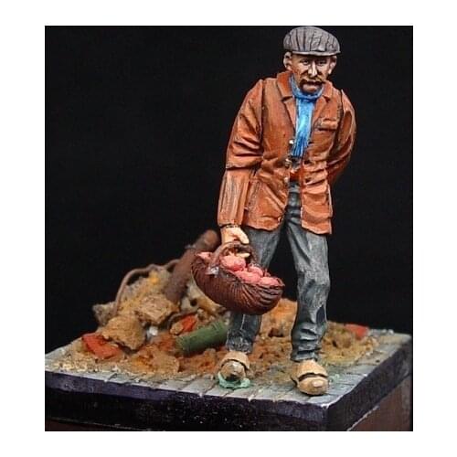 1/35 scale German civilians elderly miniatures Resin Model Kit figure Free Shipping