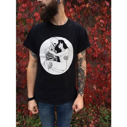 Love and Death Embrace Gothic t-shirt women funny 100% Cotton graphic grunge Fashion unisex hipster tee top tshirt Drop Shipping