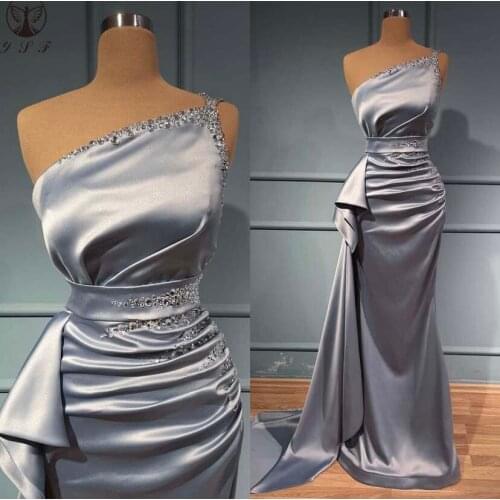 2022 Sexy Prom Dresses One Shoulder Pleated Beaded Crystals Sleeveless Sheath Vestidos De Formature with Overskirt