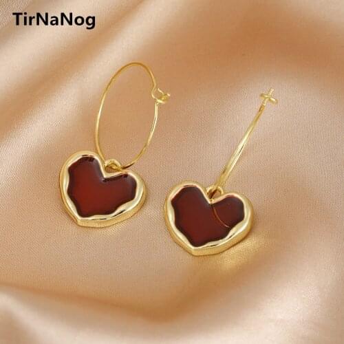 Sweet Burgundy Enamel Heart Earrings for Women Girl Gold Color Metal Love Heart Hanging Dangle Earrings Vintage Jewelry