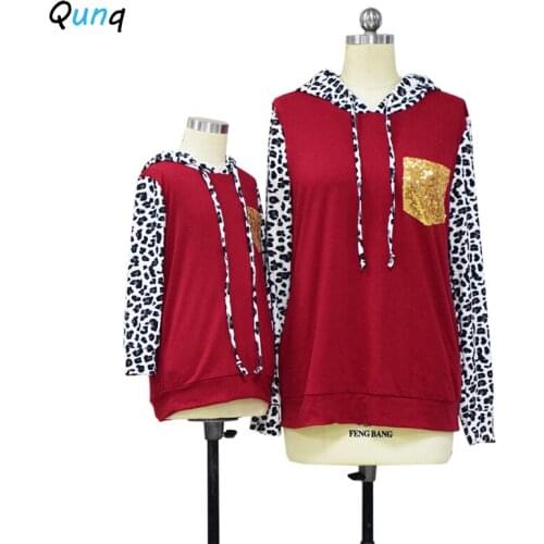Mommy and Me Sweatshirts Leopard Sleeve Sequined Pocket Fashion Family Matching Outfits Spring Fall Mother Daughter Clothing