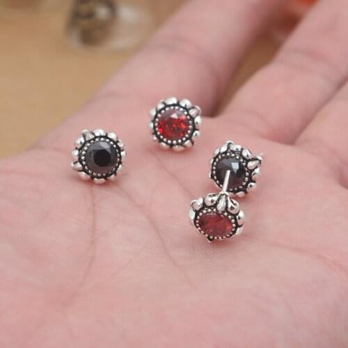 S925 pure silver jewelry fashion Thai men and women in silver serging scout character flower earrings