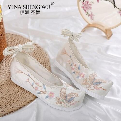 Ancient Chinese Style Oriental Traditional Hanfu Dance New Performance Embroidery Canvas Flat Shoes Oriental Women Wedding Shoes