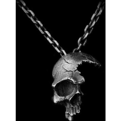 Halloween Broken Chain Half-faced Skull Pendant Necklace Crossbones Necklace Glow In The Dark Pike Necklace for Women Men Gift