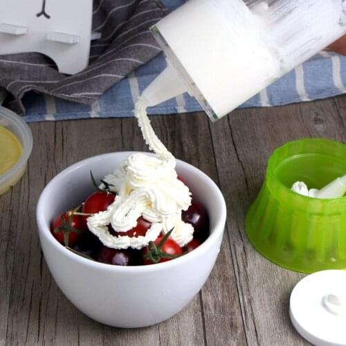 New Kitchen Dessert Tools Manual Cream Whipper Whole Milk Whipper Decorating Cake Pastry Coffee With Nozzle 5PCS