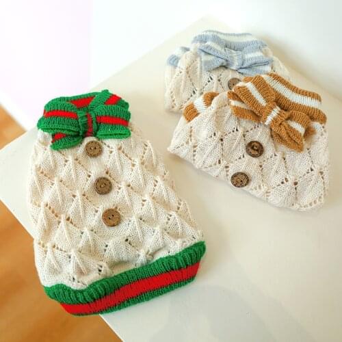 Pet Sweater Autumn and Winter New Products Warm Wooden Buckle Bowknot Dog Clothes Cat Clothes Hollow Knit Dog Sweater