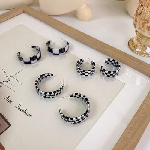 Aomu White Rings
