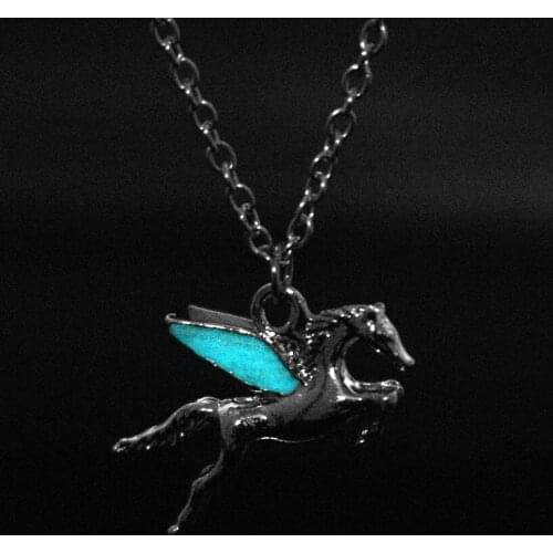 Dongsheng Anime Pegasus GLOW in the DARK Luminous Pendant Necklace Fashion Mens Horse Jewelry Hot Movie Percy Jackson