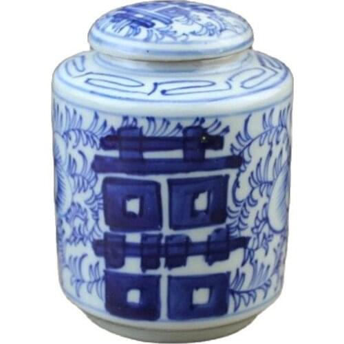 Chinese old porcelain Blue and white porcelain jar
