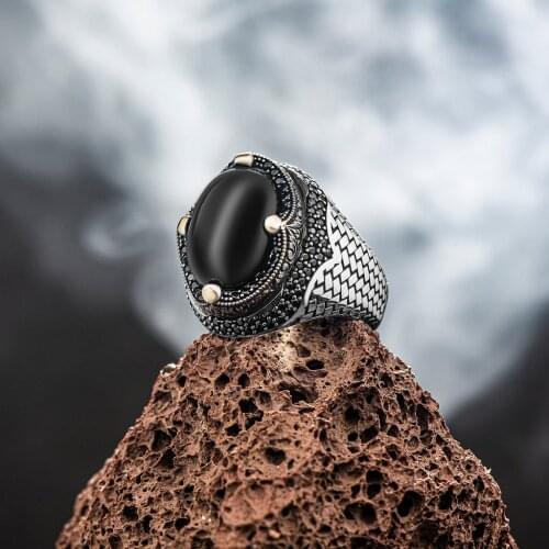 925 Sterling Silver Black Agate Stone Sides and Surrounds Mini Zircon Decorated Stylish Tumbled Design Mens Ring