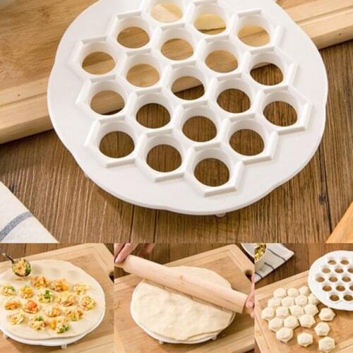 1Pcs Kitchen Pastry Tools DIY White Plastic Dumpling Mold Maker Dough Press Dumpling 19 Holes Dumplings Maker Mold Tools 21x 2cm