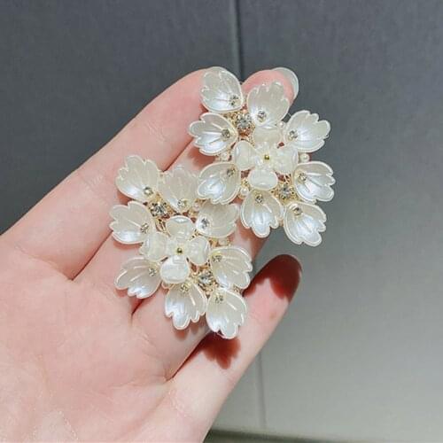 MWsonya 2021 New Trend Fashion Korean Palace Pearl Flowers Stud Temperament Earrings for Women Earings Party Jewelry Gift
