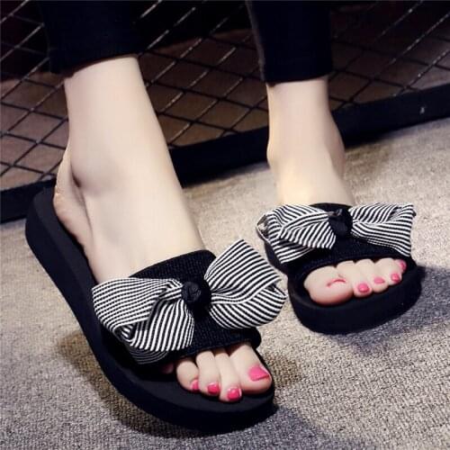 Beach Slippers Female Summer Fashion Bow Flat Word Flat Bottom Non-slip Soft Bottom Wear Sandals And Slippers