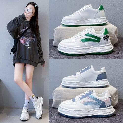 Net red ins fashion new small white shoes womens shoes Korean board shoes flat bottom white shoes in autumn 2021