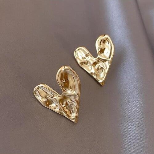 European and American atmosphere fashionable metal heart shape earrings net red personality irregular heart ear stud