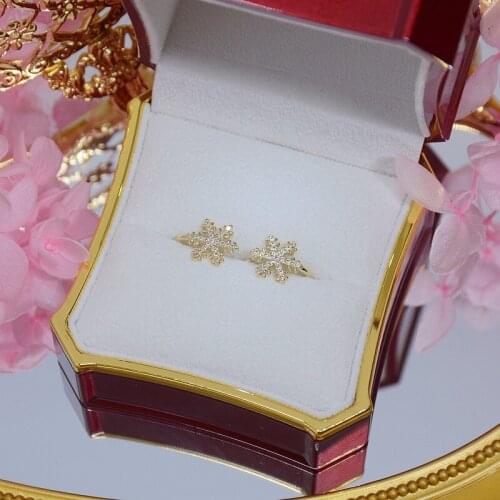 Gold Plated Exquisite Micro Inlaid Zircon Snowflake Earring for Women High Quality Minimalist Ear Bone Clip Earrings Accessories