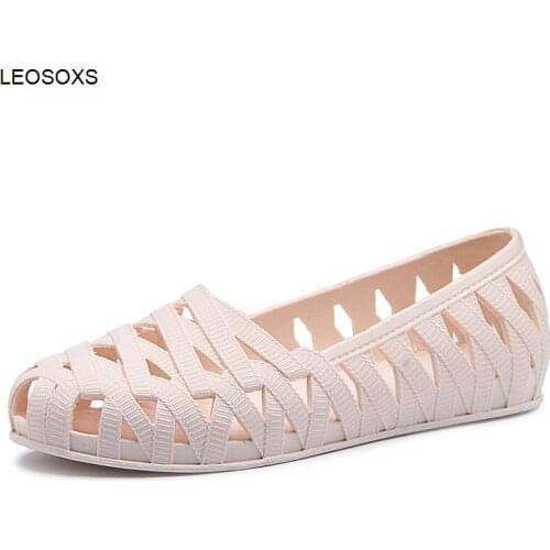 Womens Sandals 2021 Summer Hole Sandals Hollow Baotou Sandals Casual Flat White Nurse Walking Beach Shoes