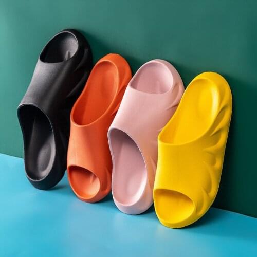 2021 New Flame Sole Shoes Home Indoor Bathroom Shoes Non-slip Thick Sole Summer Couples Outdoor Sandals