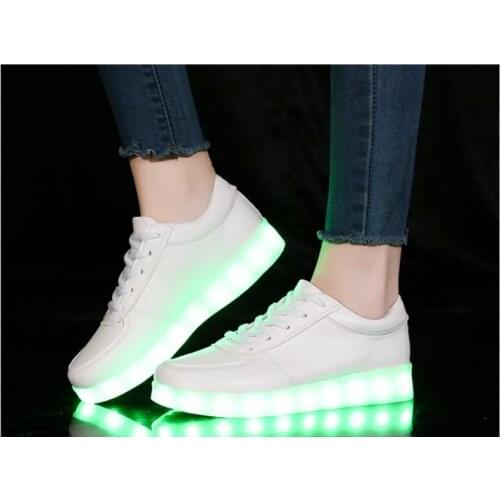 Fashion Lager size women USB chargering Led Shoes for women Light Up Sneakers for autumn spring men women Glowing Party Shoes