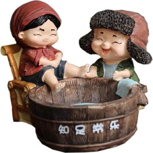 Multi function ashtray Happy is he who is content Cute personality creativity Resin ashtray Automobile ornament Ornament