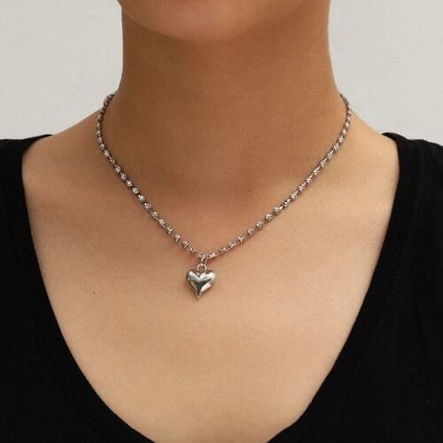 Simple Temperament Rhinestone Chain Love Heart Pendant Choker Necklace Women Elegant Chocker Jewelry Clavicle Necklace XR3130